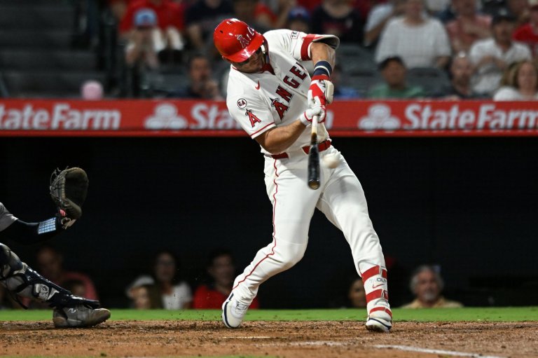 Angels end 7-game slide with 10-1 win over sloppy Yankees behind Grissom and Ureña | iNFOnews.ca