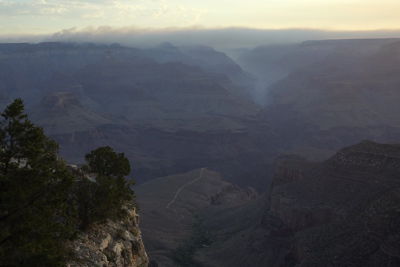 A wildfire that destroyed historic Grand Canyon Lodge spread after being allowed to burn for days | iNFOnews.ca