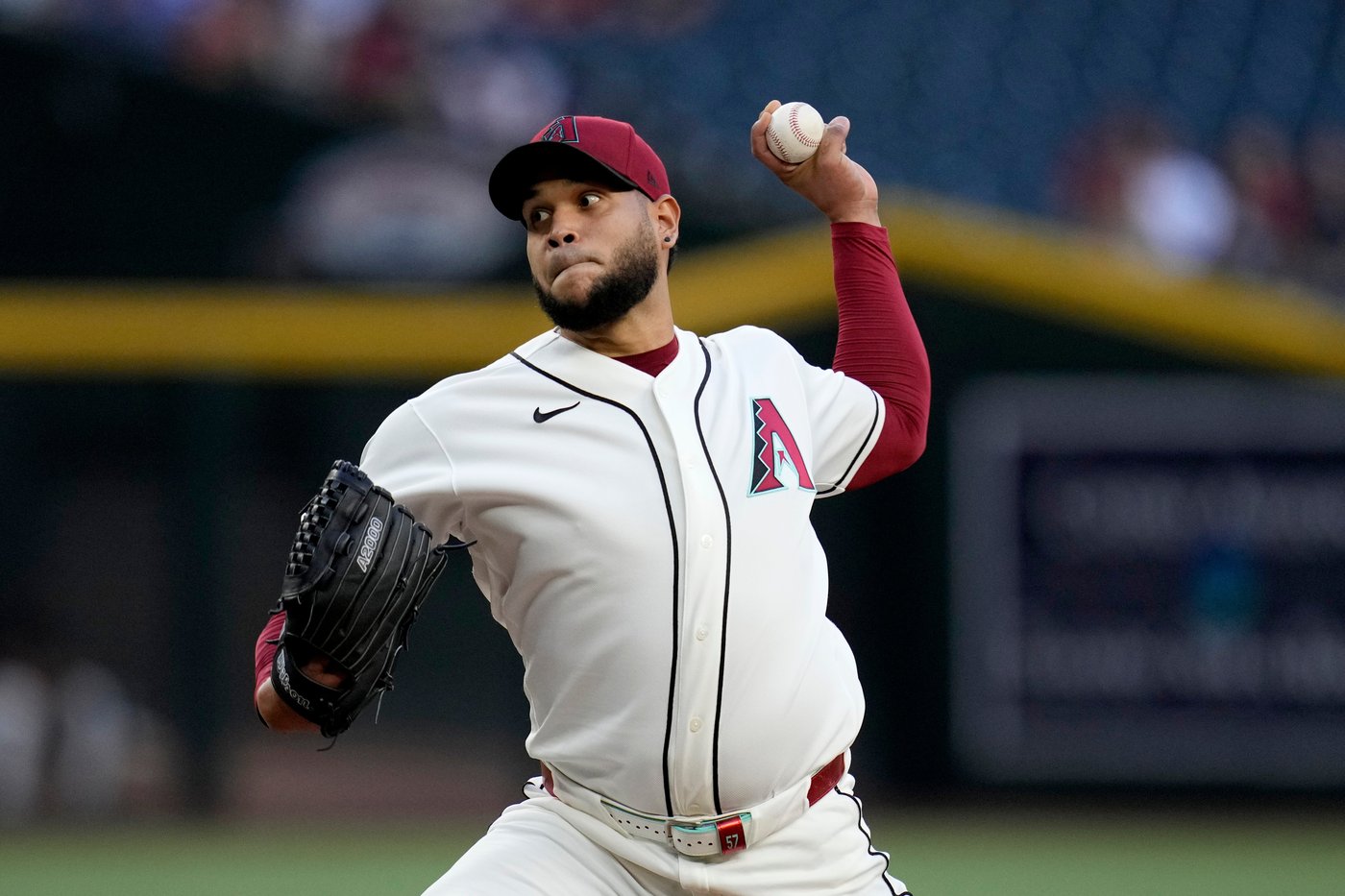 Corbin Carroll lines RBI single in 9th, Diamondbacks knock off Rockies 2-1 for 5th straight win | iNFOnews.ca