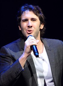 Host Josh Groban says 'Rising Star' distinct from other TV singing competitions | iNFOnews.ca