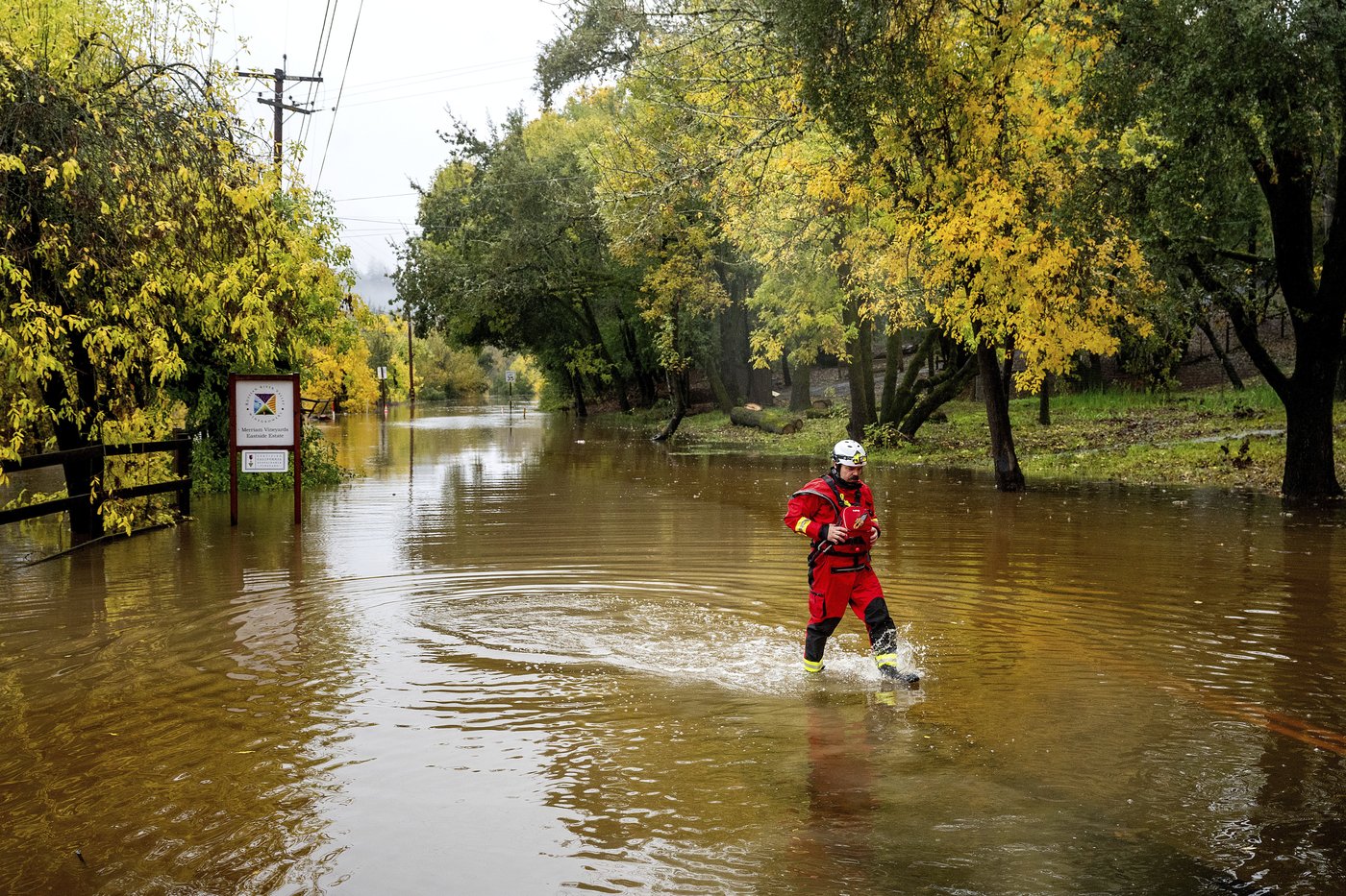 Storm dumps record rain in Northern California, while US Northeast deals with winter storms | iNFOnews.ca Storm dumps record rain in Northern California, while US Northeast deals with winter storms | iNFOnews.ca