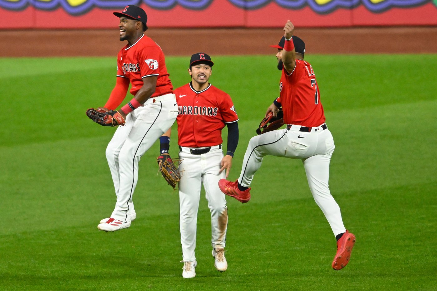 Chase DeLauter's bases-loaded triple helps Guardians rally for 8-5 victory over Astros | iNFOnews.ca Chase DeLauter's bases-loaded triple helps Guardians rally for 8-5 victory over Astros | iNFOnews.ca