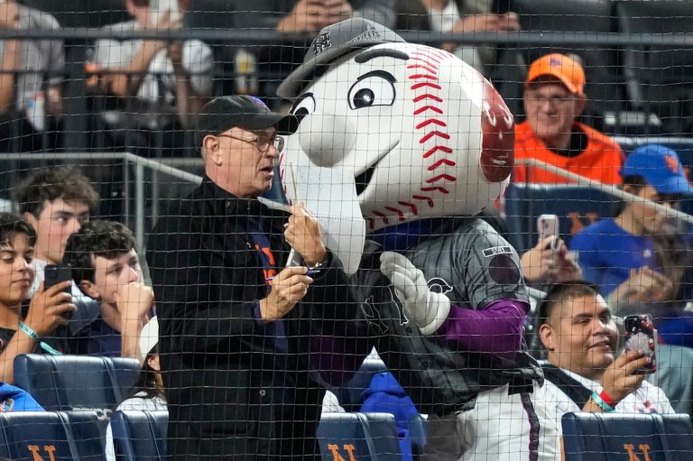 Weaver escapes bases-loaded jam against former team, Mets beat Yankees 6-3 to even Subway Series | iNFOnews.ca