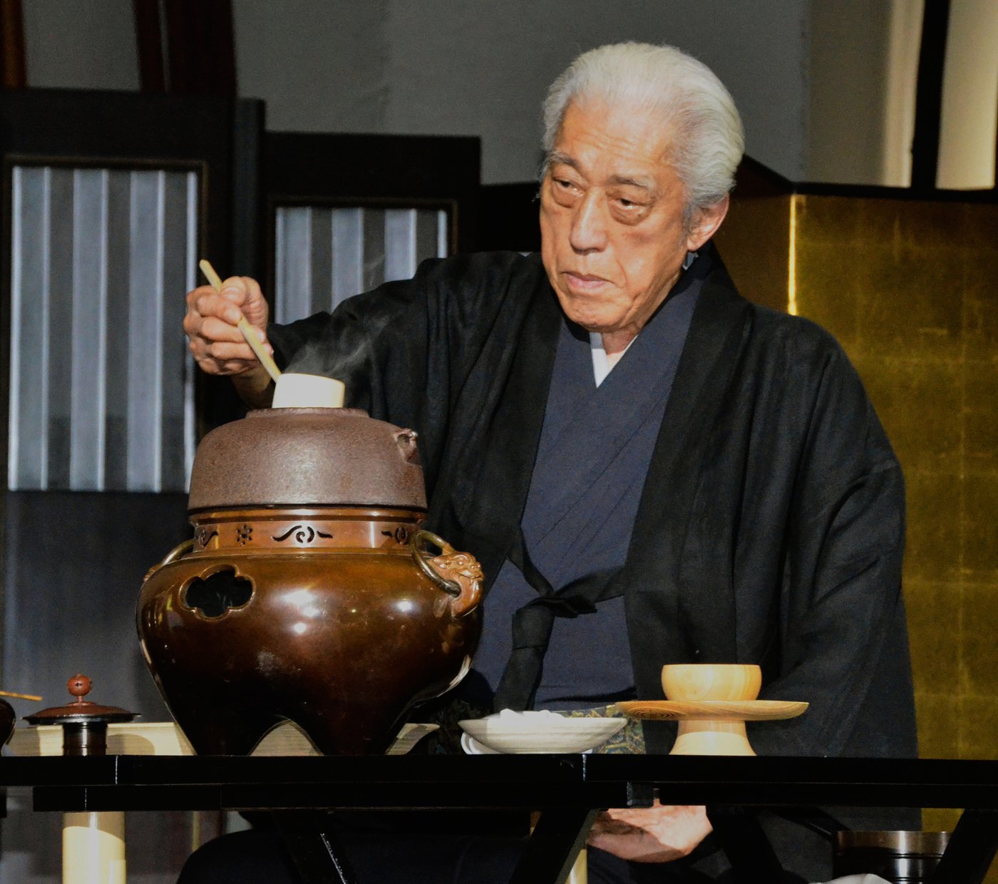 Genshitsu Sen, Japanese tea master and former Kamikaze pilot trainee, dies at 102 | iNFOnews.ca