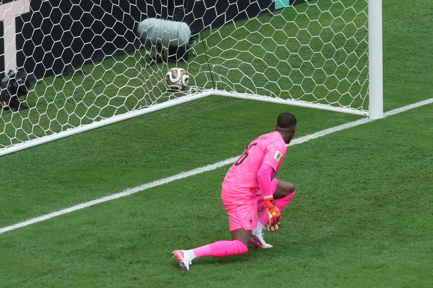 England gets hat trick from Saka and beats France 6-4 in wild World Cup third-place game, in photos | iNFOnews.ca