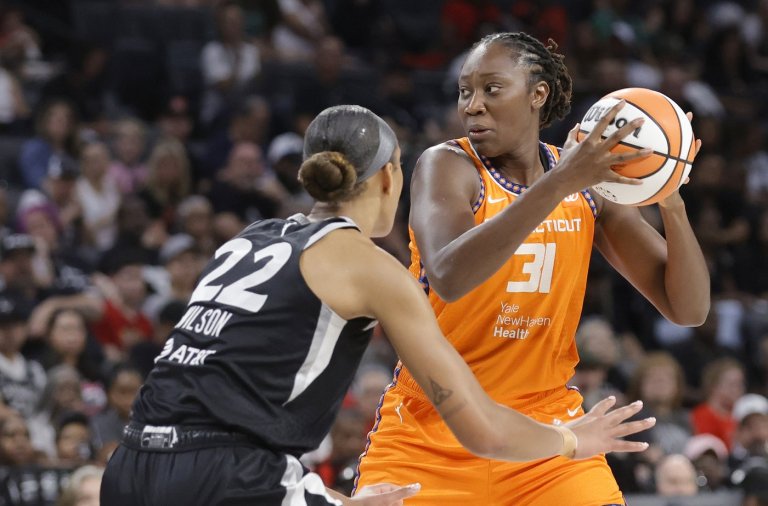 Tina Charles' charity, Hopey's Heart Foundation, nears milestone for lifesaving AEDs | iNFOnews.ca