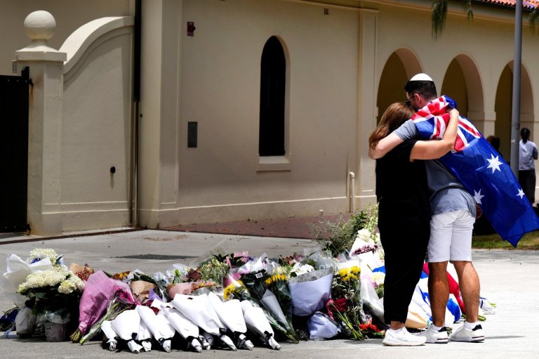 Australian Prime Minister Albanese proposes tougher national gun laws after mass shooting in Sydney | iNFOnews.ca