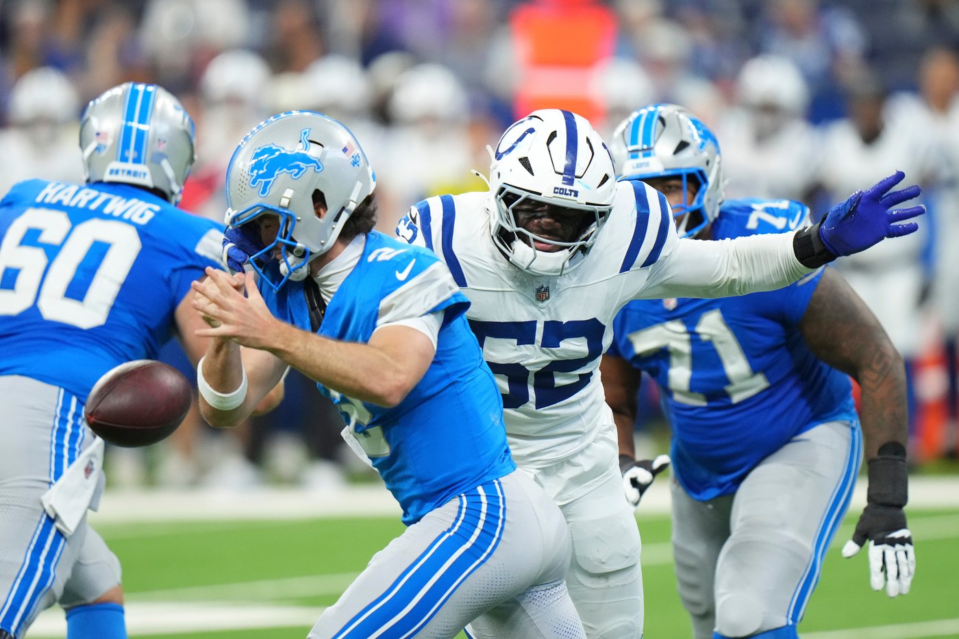 Dobbs makes his case to be Goff's backup by taking Lions on 3 TD drives in 25-16 win over Colts | iNFOnews.ca Dobbs makes his case to be Goff's backup by taking Lions on 3 TD drives in 25-16 win over Colts | iNFOnews.ca