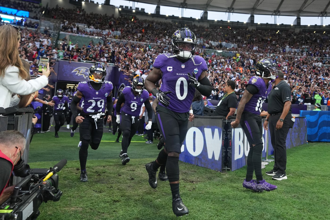 Field at Maracana Stadium in Rio holds up fine for Ravens-Cowboys after concerns about turf quality | iNFOnews.ca