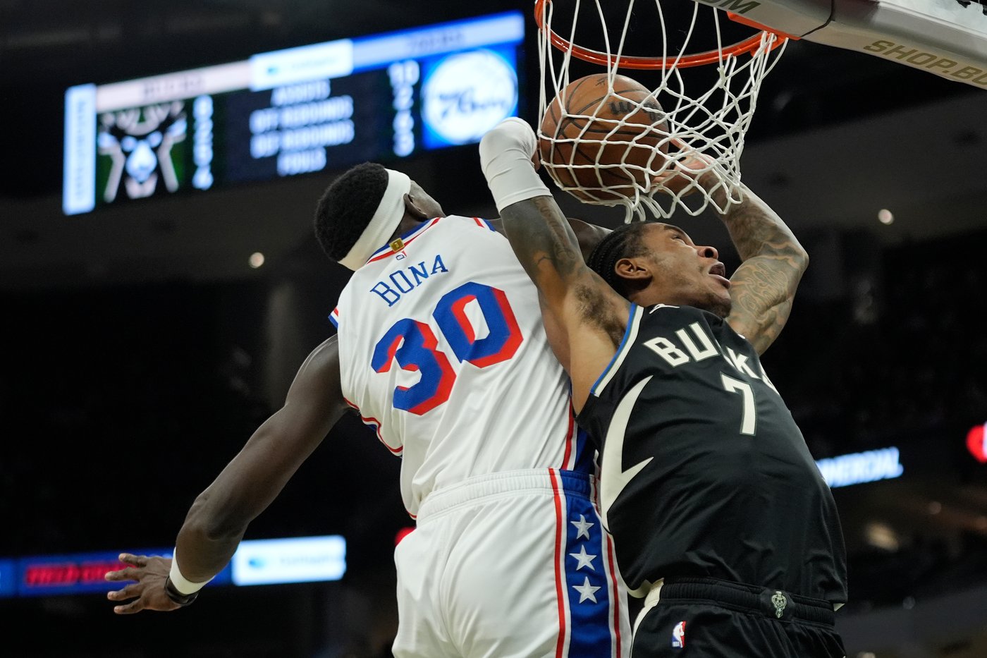 Big night from bench players helps 76ers beat Bucks 116-101 | iNFOnews.ca