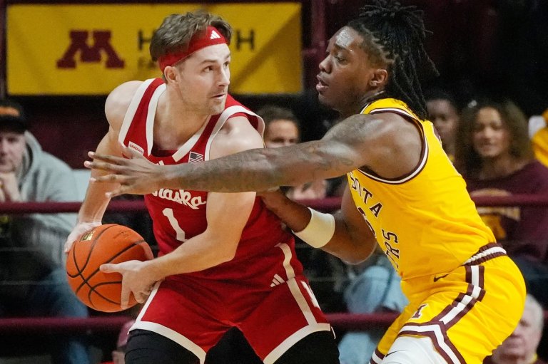 No. 7 Nebraska goes to 20-0 with second-half surge past Minnesota led by Pryce Sandfort in 76-57 win | iNFOnews.ca