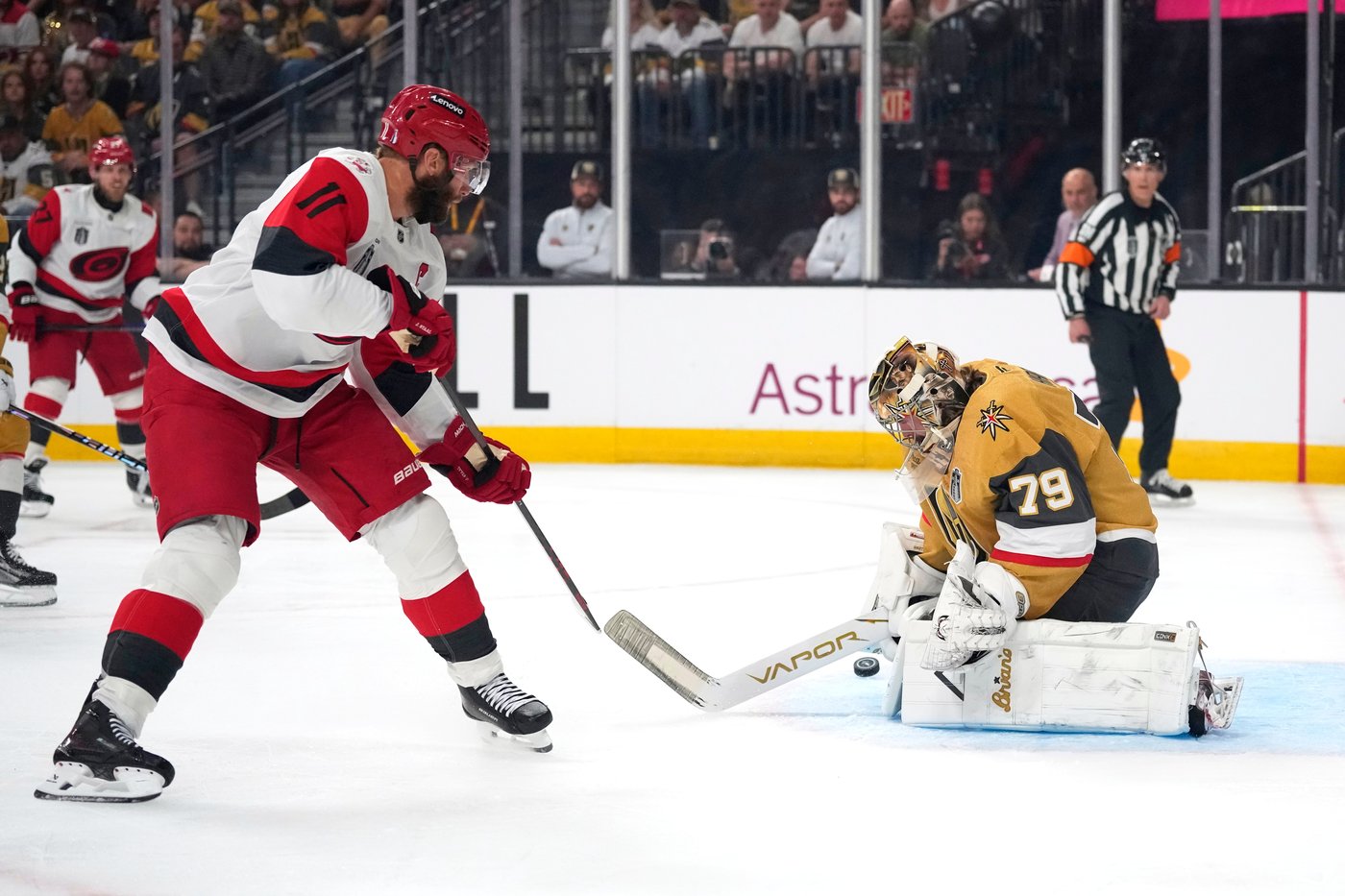 Tortorella doubles down on Carter Hart as Golden Knights face elimination in Game 6 | iNFOnews.ca