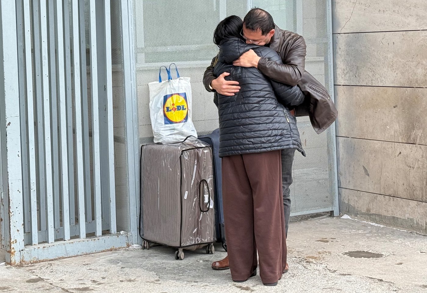 Iran's border with Turkey offers a way out, but few are leaving for good | iNFOnews.ca
