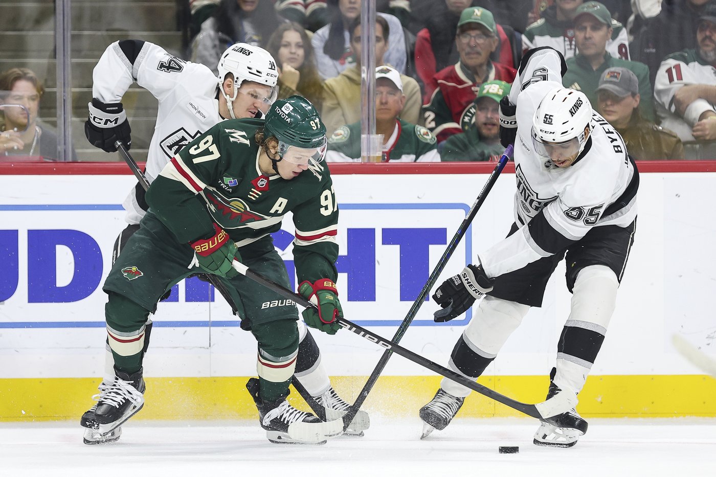 Lewis scores twice, Kings roll to 5-1 win over Wild | iNFOnews.ca