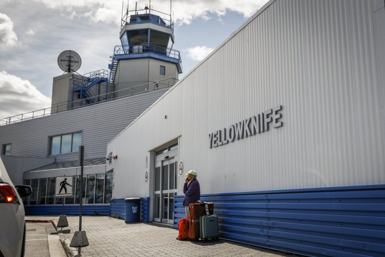 RCMP investigating death of woman on international flight diverted to Yellowknife | iNFOnews.ca