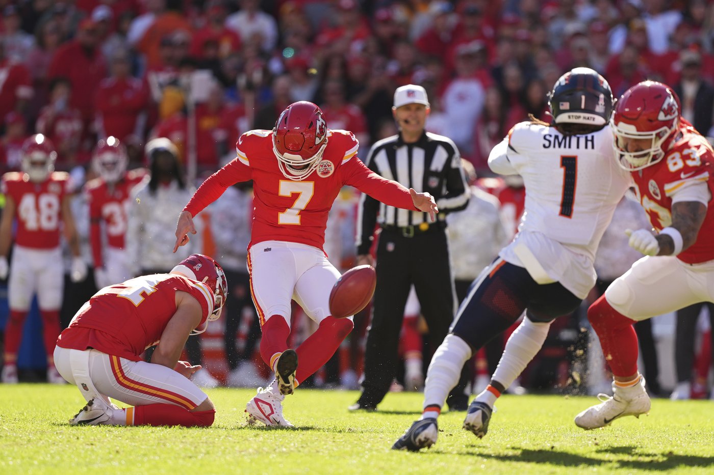 Chiefs K Harrison Butker has meniscus surgery in left, non-kicking knee, could be back this season | iNFOnews.ca