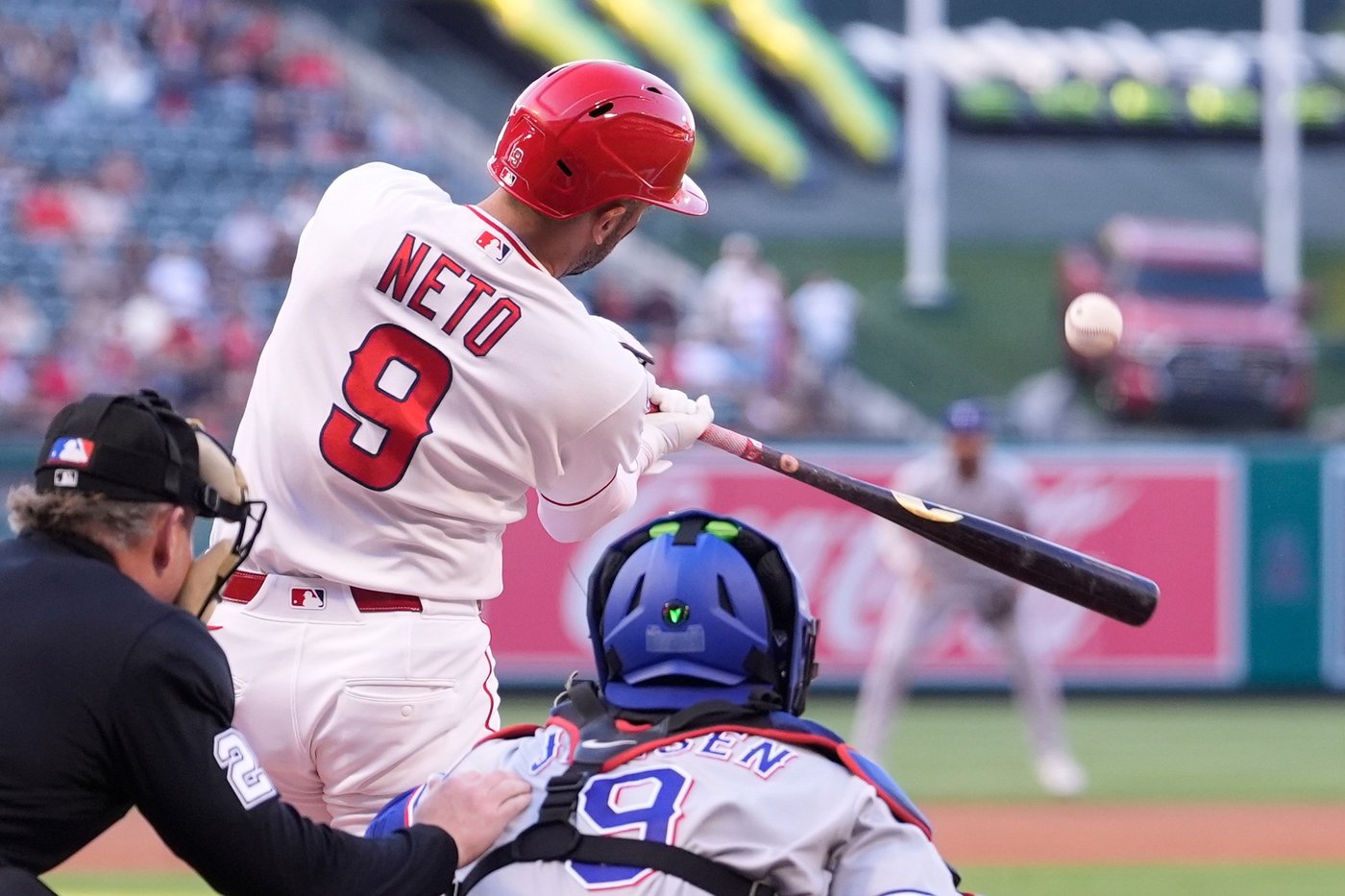 Zach Neto homers twice in the Angels' 9-6 victory over the Rangers | iNFOnews.ca