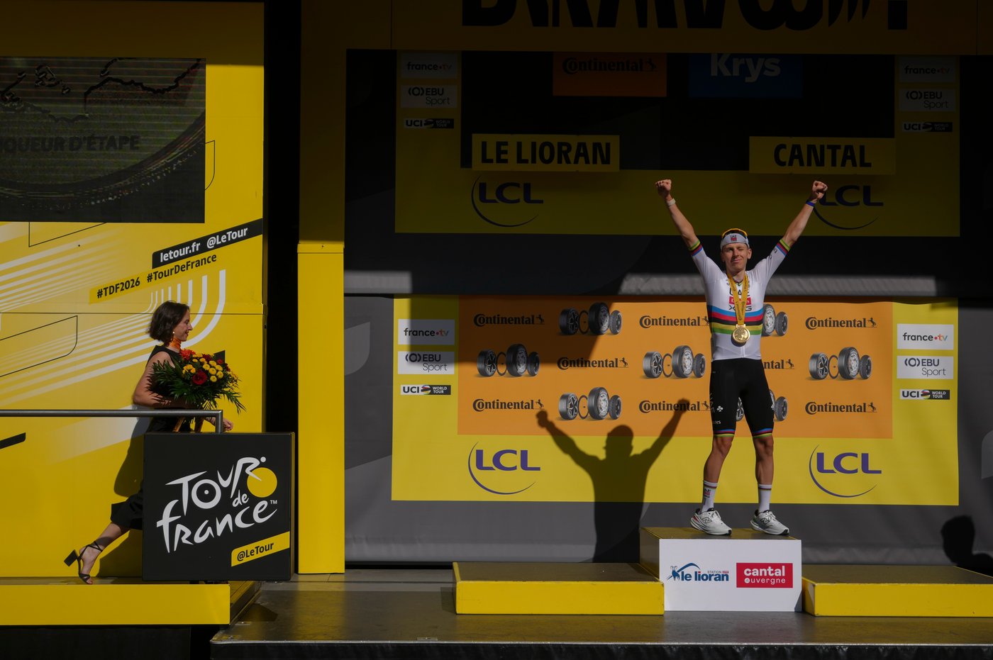 Pogačar powers to 3rd stage victory to demoralize rivals and extend Tour de France lead | iNFOnews.ca Pogačar powers to 3rd stage victory to demoralize rivals and extend Tour de France lead | iNFOnews.ca