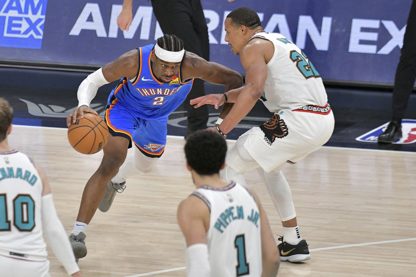 Thunder rally from 29 points down after Morant leaves with injury, top Grizzlies for 3-0 series lead | iNFOnews.ca Thunder rally from 29 points down after Morant leaves with injury, top Grizzlies for 3-0 series lead | iNFOnews.ca