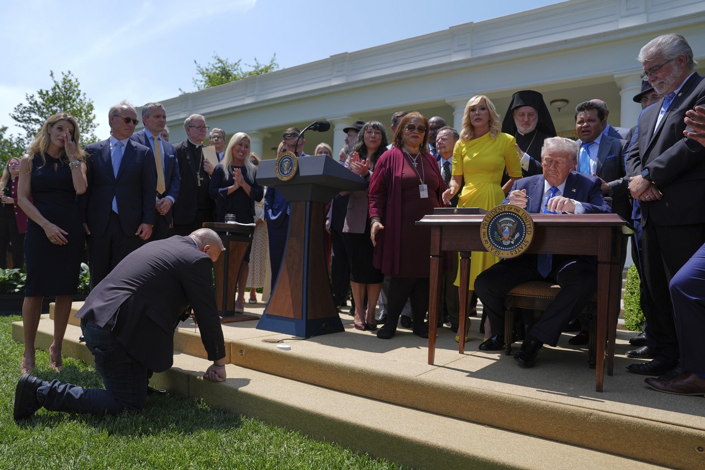 Critics say Trump's religion agenda will benefit conservative Christians the most | iNFOnews.ca