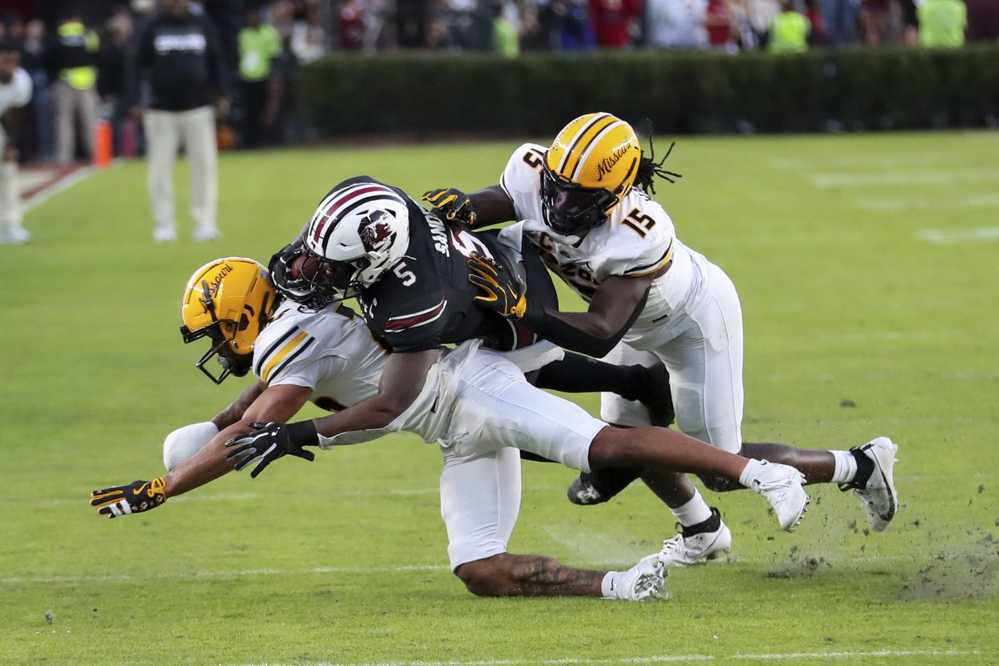 Sellers throws career-high 5 TD passes, No. 23 South Carolina beats No. 24 Missouri 34-30 | iNFOnews.ca Sellers throws career-high 5 TD passes, No. 23 South Carolina beats No. 24 Missouri 34-30 | iNFOnews.ca