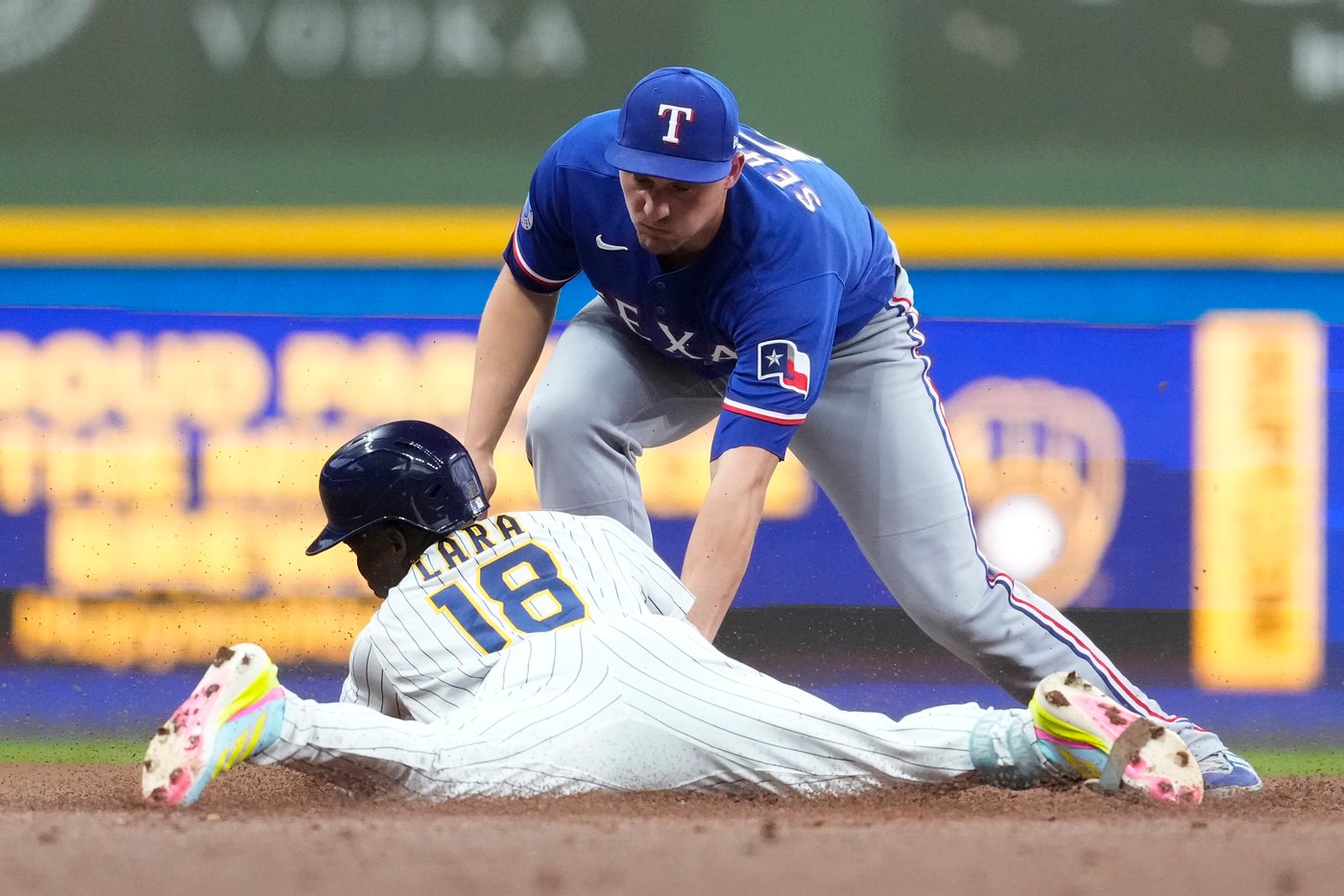 Jackson Chourio and William Contreras homer early in Brewers' 5-3 victory over Rangers | iNFOnews.ca Jackson Chourio and William Contreras homer early in Brewers' 5-3 victory over Rangers | iNFOnews.ca