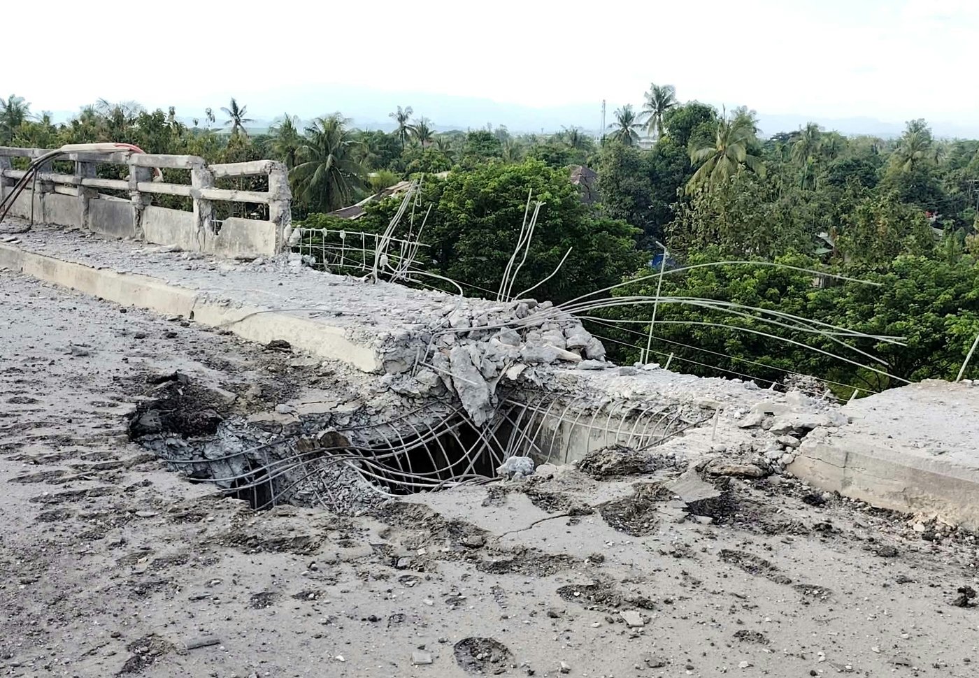 Airstrike near a market in Myanmar's Rakhine state kills 49 people | iNFOnews.ca