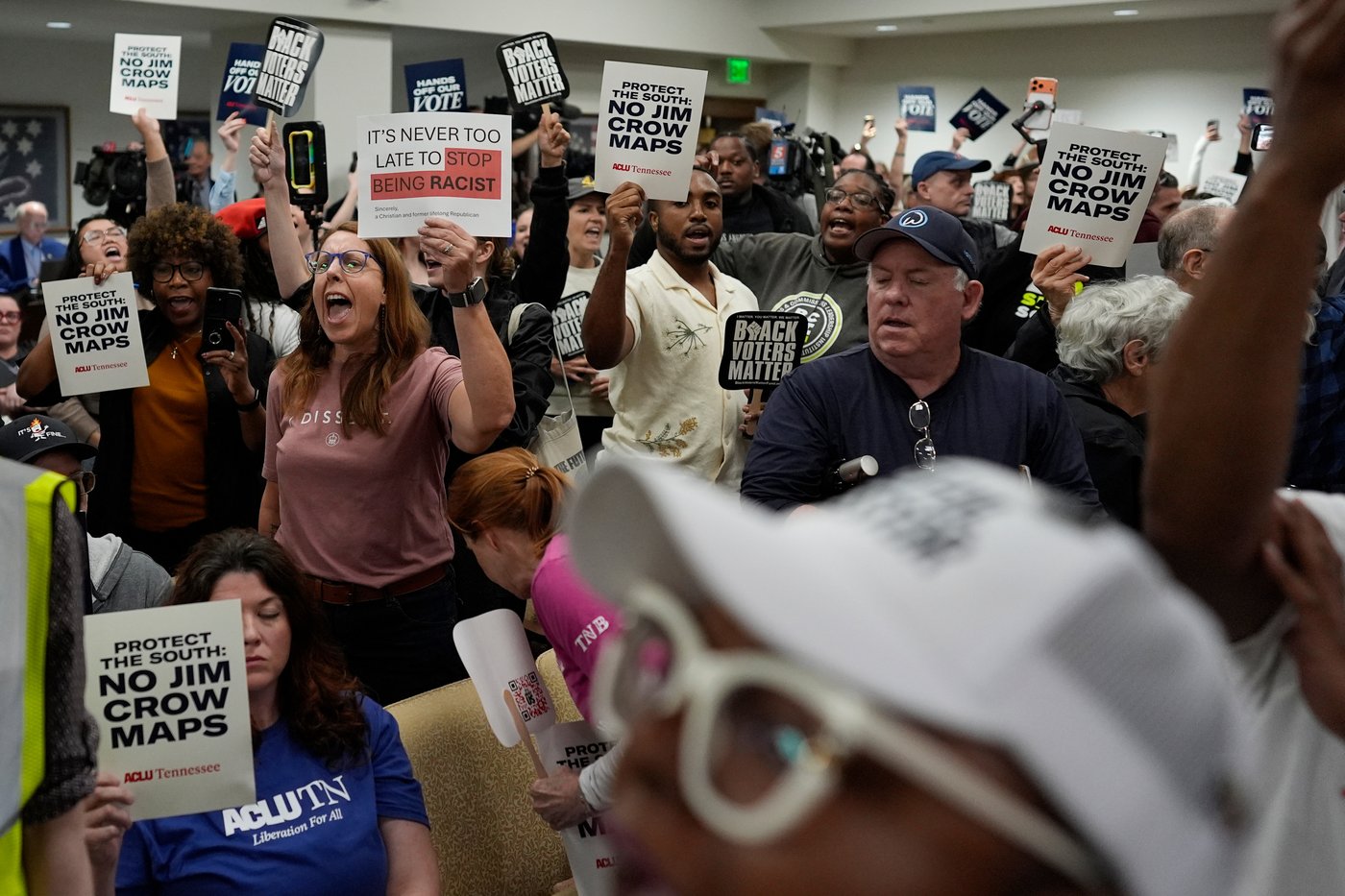 Demonstrators rally in Tennessee and Alabama against redistricting efforts, in photos | iNFOnews.ca