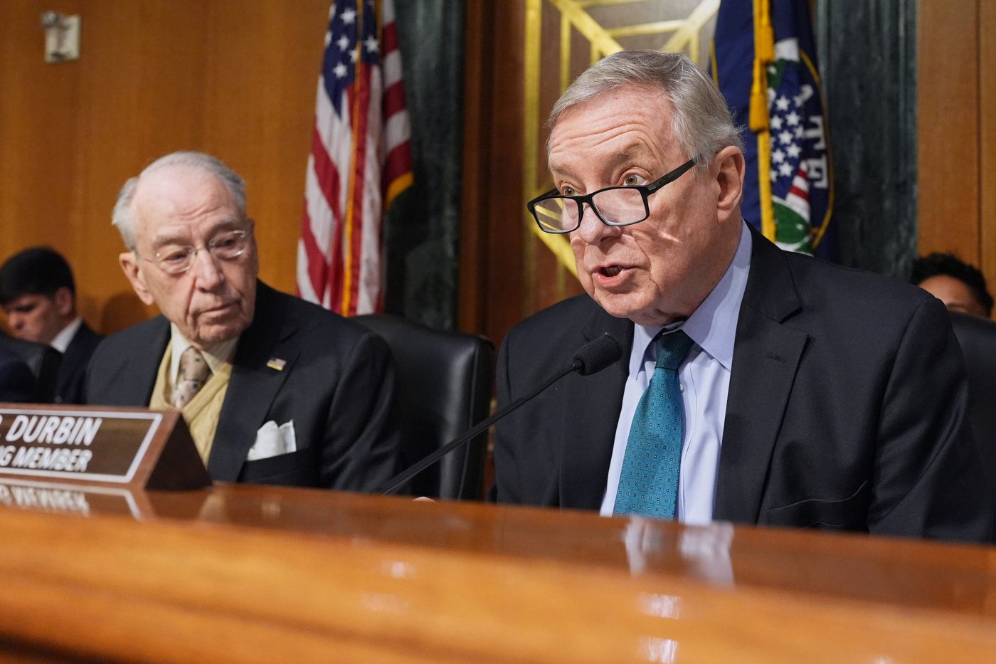 Senators from both parties push Hegseth for action on Ukraine aid | iNFOnews.ca