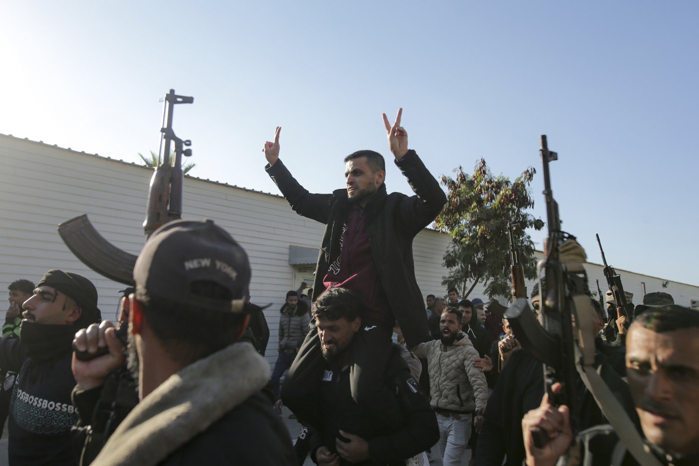 Too few tents entering Gaza threatens the truce. Here’s what’s happening | iNFOnews.ca