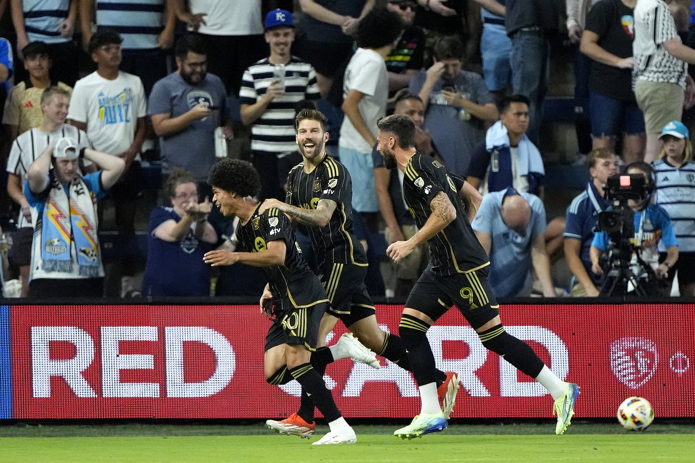 David Martínez, Denis Bouanga, Hugo Lloris power LAFC to 3-0 romp over Sporting KC | iNFOnews.ca