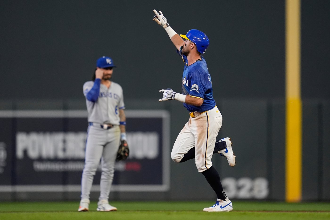 Clemens and Wallner homer as Twins beat Royals 9-4 for third straight win | iNFOnews.ca Clemens and Wallner homer as Twins beat Royals 9-4 for third straight win | iNFOnews.ca