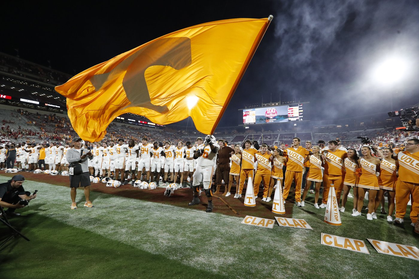 Tennessee football's 10% talent fee opens discussion of how many schools and sports will follow | iNFOnews.ca