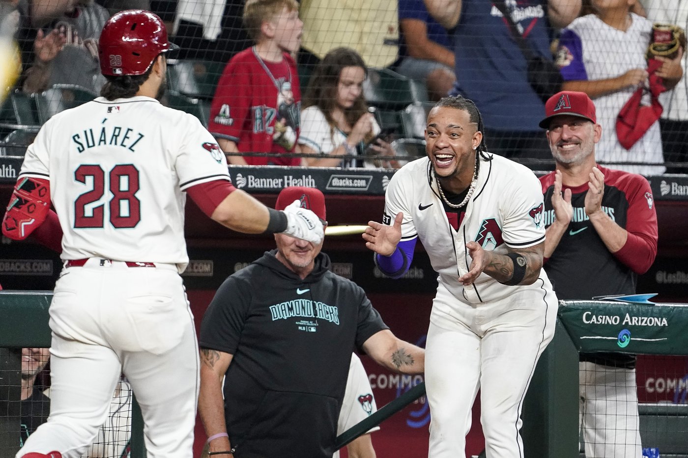Diamondbacks rout Padres 11-2, await Mets-Braves doubleheader to find out playoff fate | iNFOnews.ca