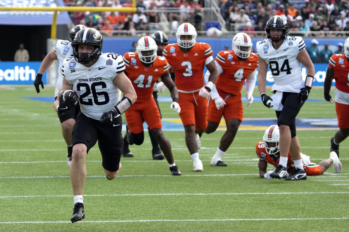 No. 18 Iowa State wins 11 games for 1st time, tops No. 15 Miami 42-41 in Pop-Tarts Bowl | iNFOnews.ca