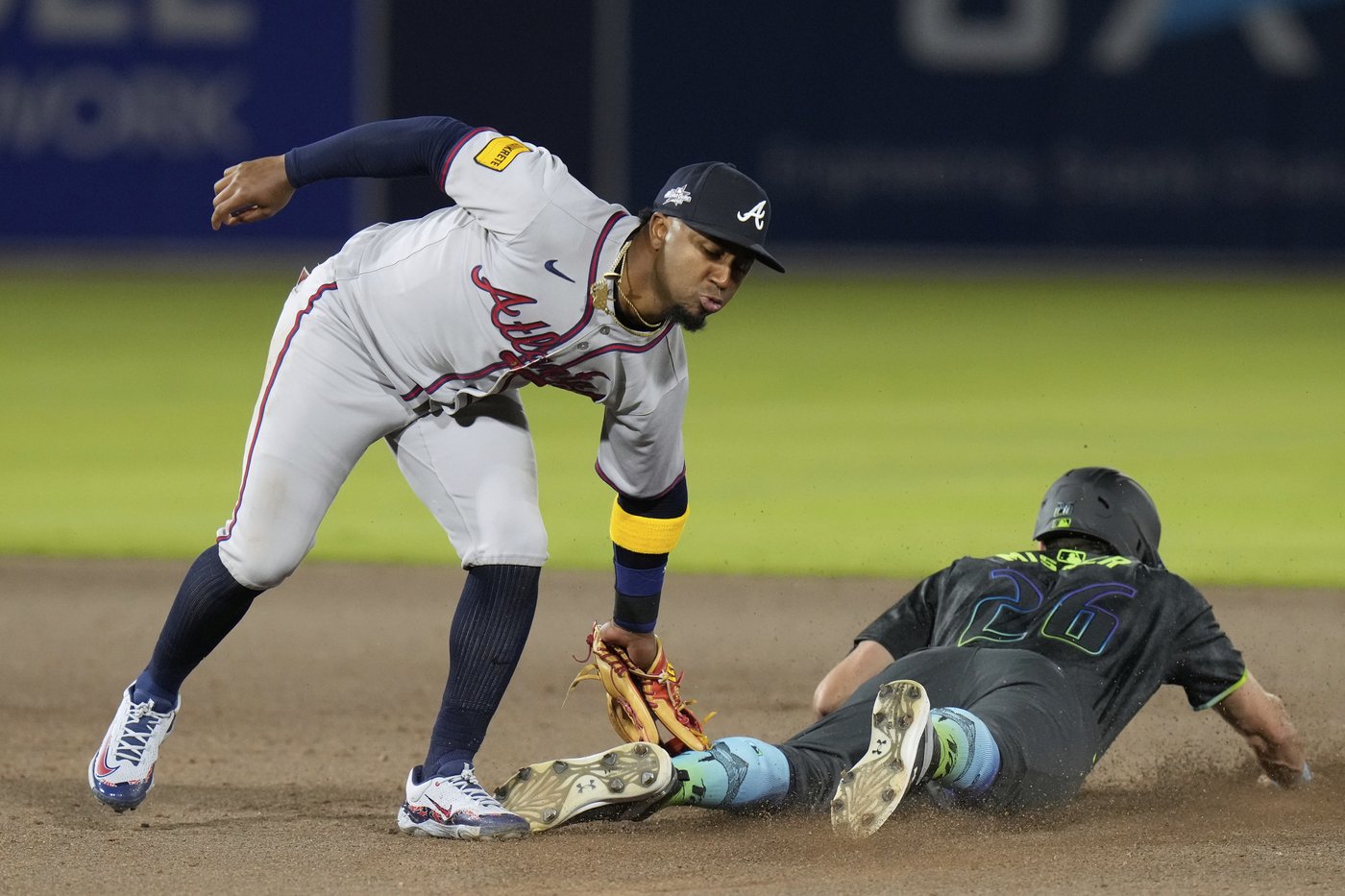 Danny Jansen homers and drives in 4 runs to help the Rays to a 6-3 win over the Braves | iNFOnews.ca