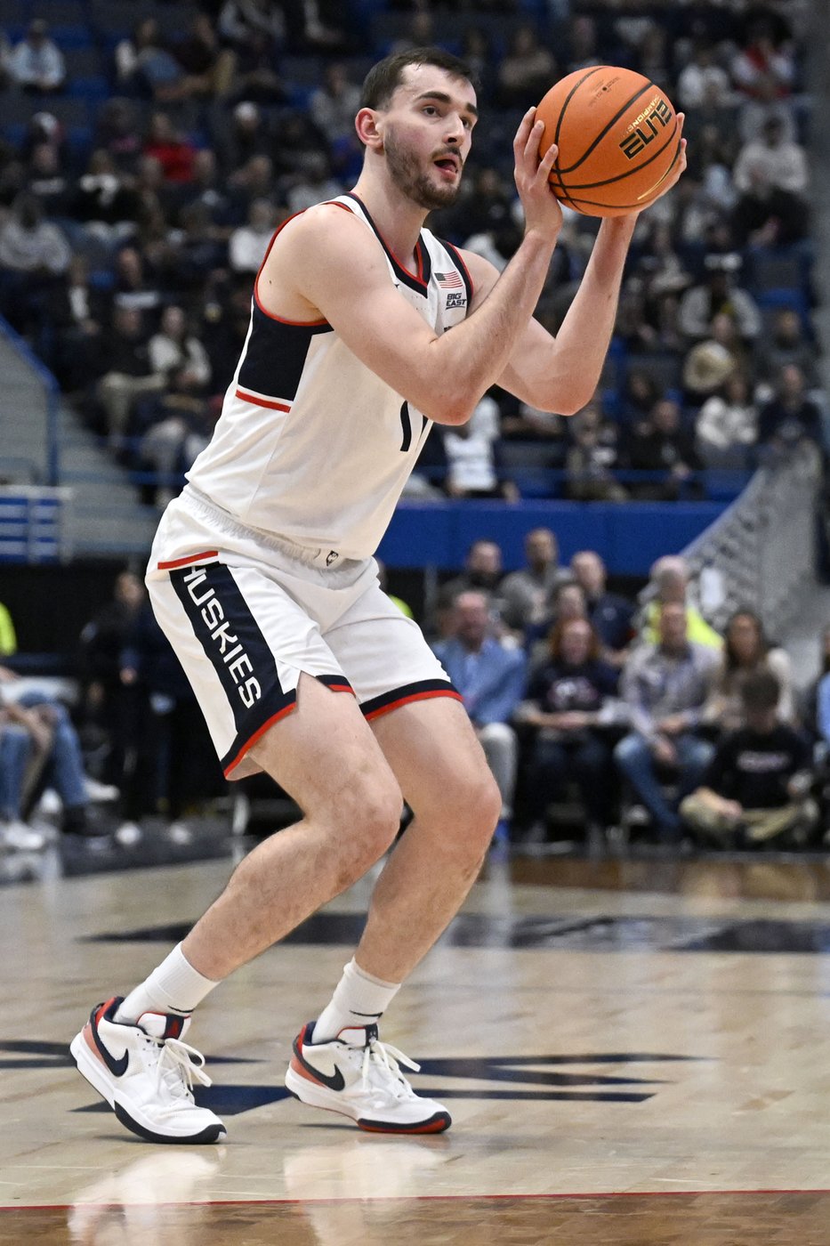 Alex Karaban has 17 points as No. 3 UConn overcomes sluggish start to roll past New Hampshire 92-53 | iNFOnews.ca