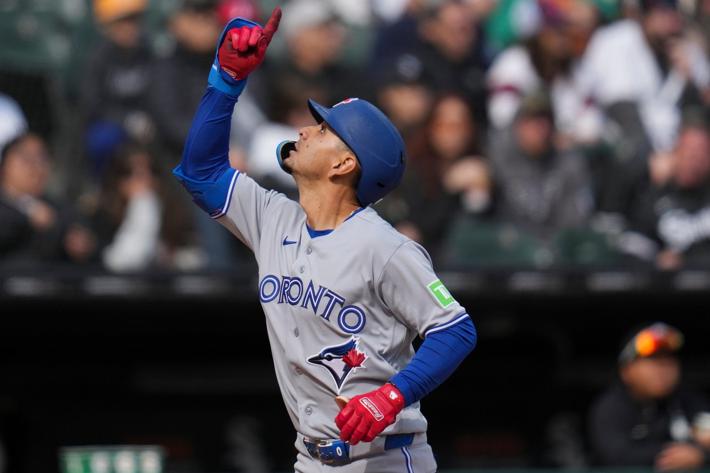 Peters' single caps 2-run 10th as White Sox beat Blue Jays 5-4 in home opener | iNFOnews.ca Peters' single caps 2-run 10th as White Sox beat Blue Jays 5-4 in home opener | iNFOnews.ca