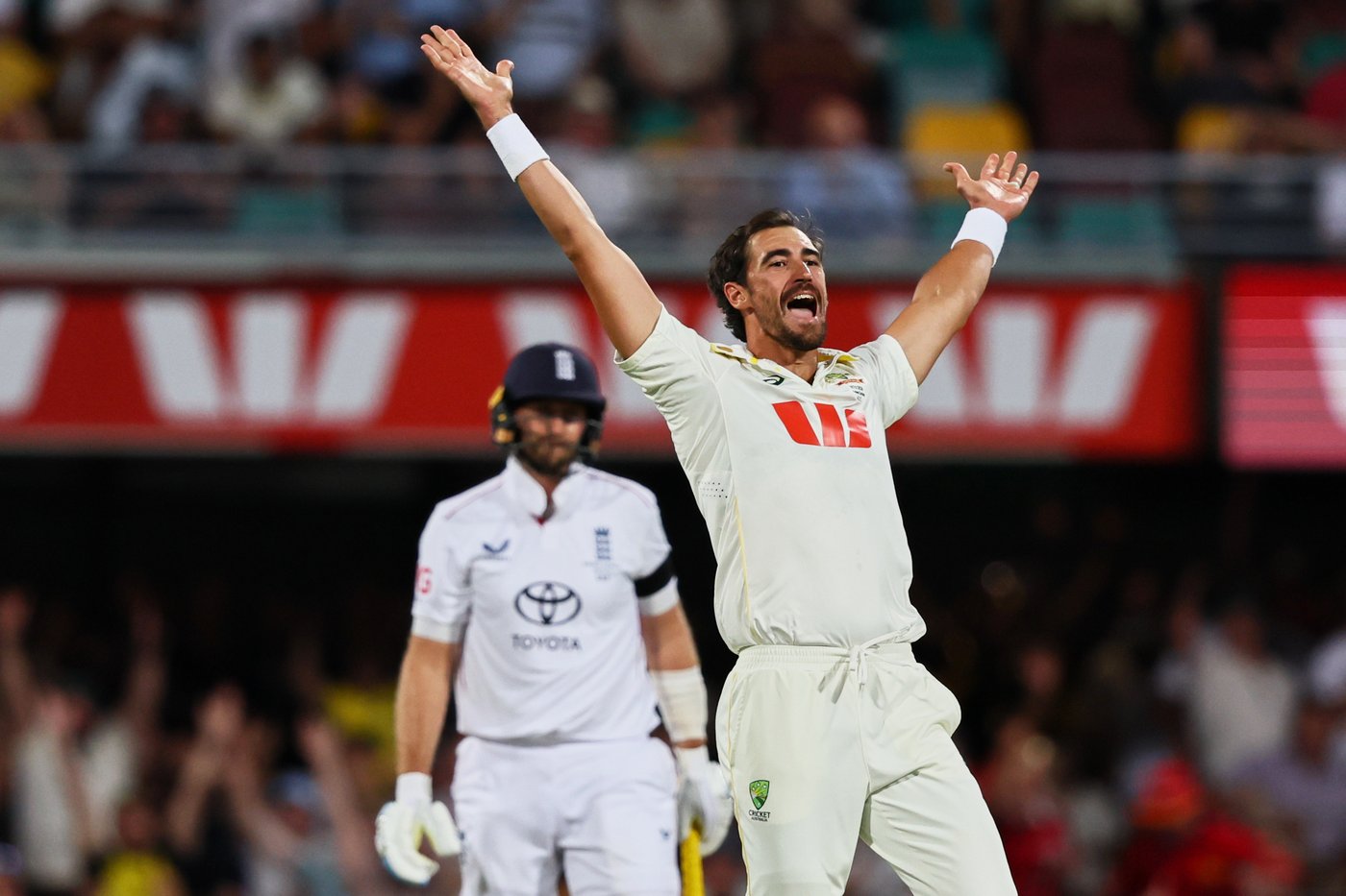 Starc torments England with bat and ball in 2nd Ashes test as Australia eyes another big win | iNFOnews.ca Starc torments England with bat and ball in 2nd Ashes test as Australia eyes another big win | iNFOnews.ca