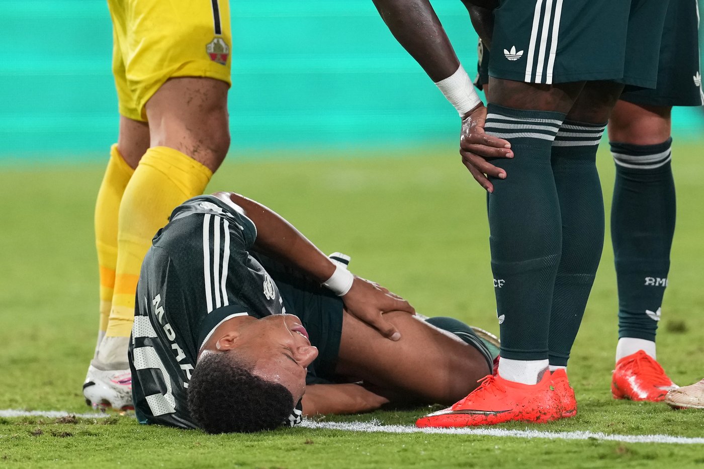 Real Madrid pulls off late La Liga win after squandering 2-goal lead at Elche. Mbappé scores again | iNFOnews.ca Real Madrid pulls off late La Liga win after squandering 2-goal lead at Elche. Mbappé scores again | iNFOnews.ca