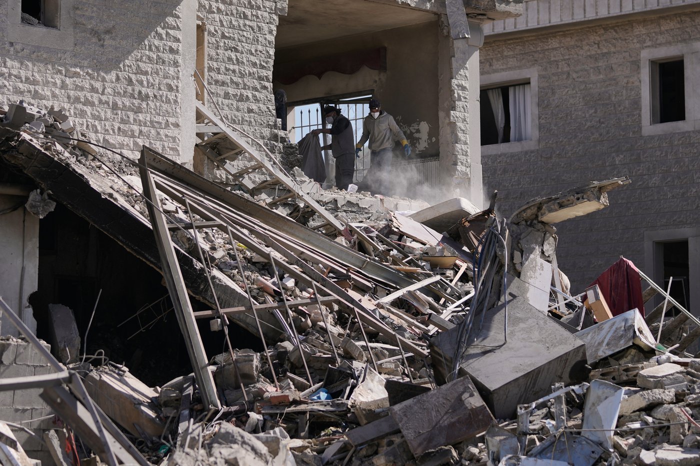 Israeli airstrikes in eastern Lebanon kill 8 Hezbollah members, officials say | iNFOnews.ca