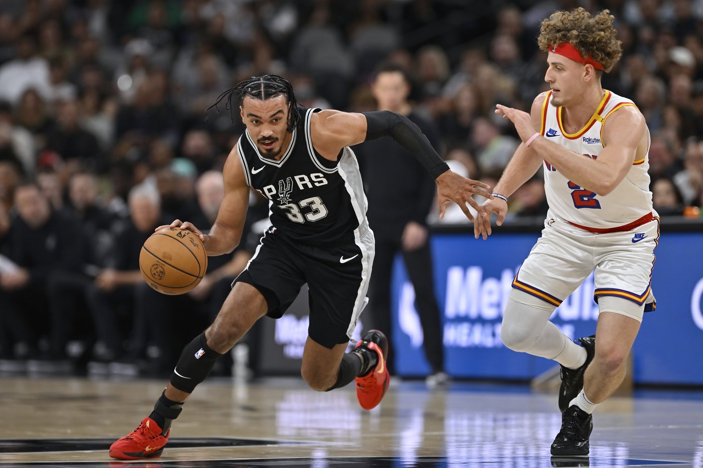 Wembanyama returns from three-game absence to help Spurs rally past Warriors, 104-94 | iNFOnews.ca Wembanyama returns from three-game absence to help Spurs rally past Warriors, 104-94 | iNFOnews.ca