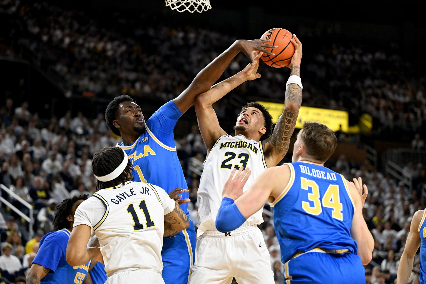 No. 2 Michigan routs UCLA 86-56, earns shot at No. 1 in AP Top 25 after Arizona loss | iNFOnews.ca