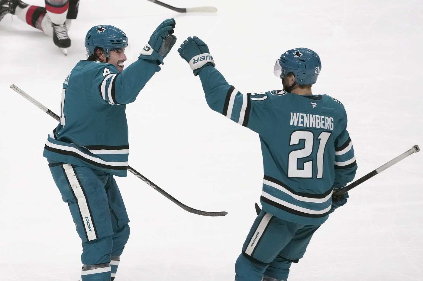 Cody Ceci scores with 25 seconds left, Sharks beat Devils 3-2 | iNFOnews.ca