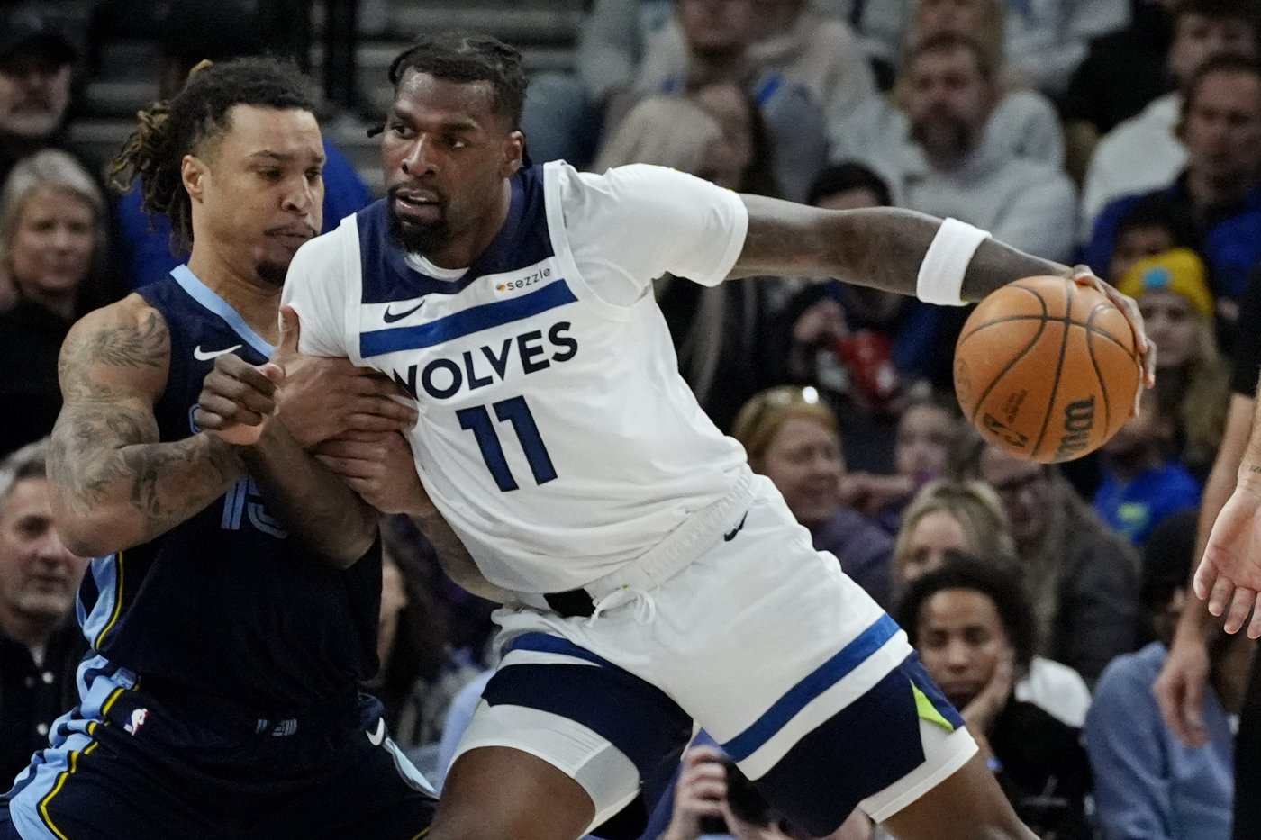 Morant hits tiebreaking shot with 18 seconds left as Grizzlies beat Timberwolves 127-125 | iNFOnews.ca Morant hits tiebreaking shot with 18 seconds left as Grizzlies beat Timberwolves 127-125 | iNFOnews.ca