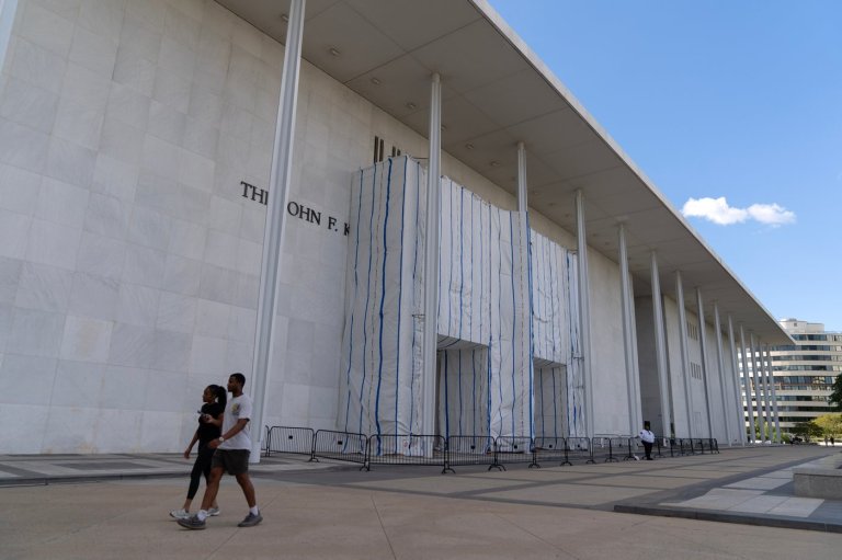 Kennedy Center board to propose new options for honoring Trump as center confronts solvency worries | iNFOnews.ca