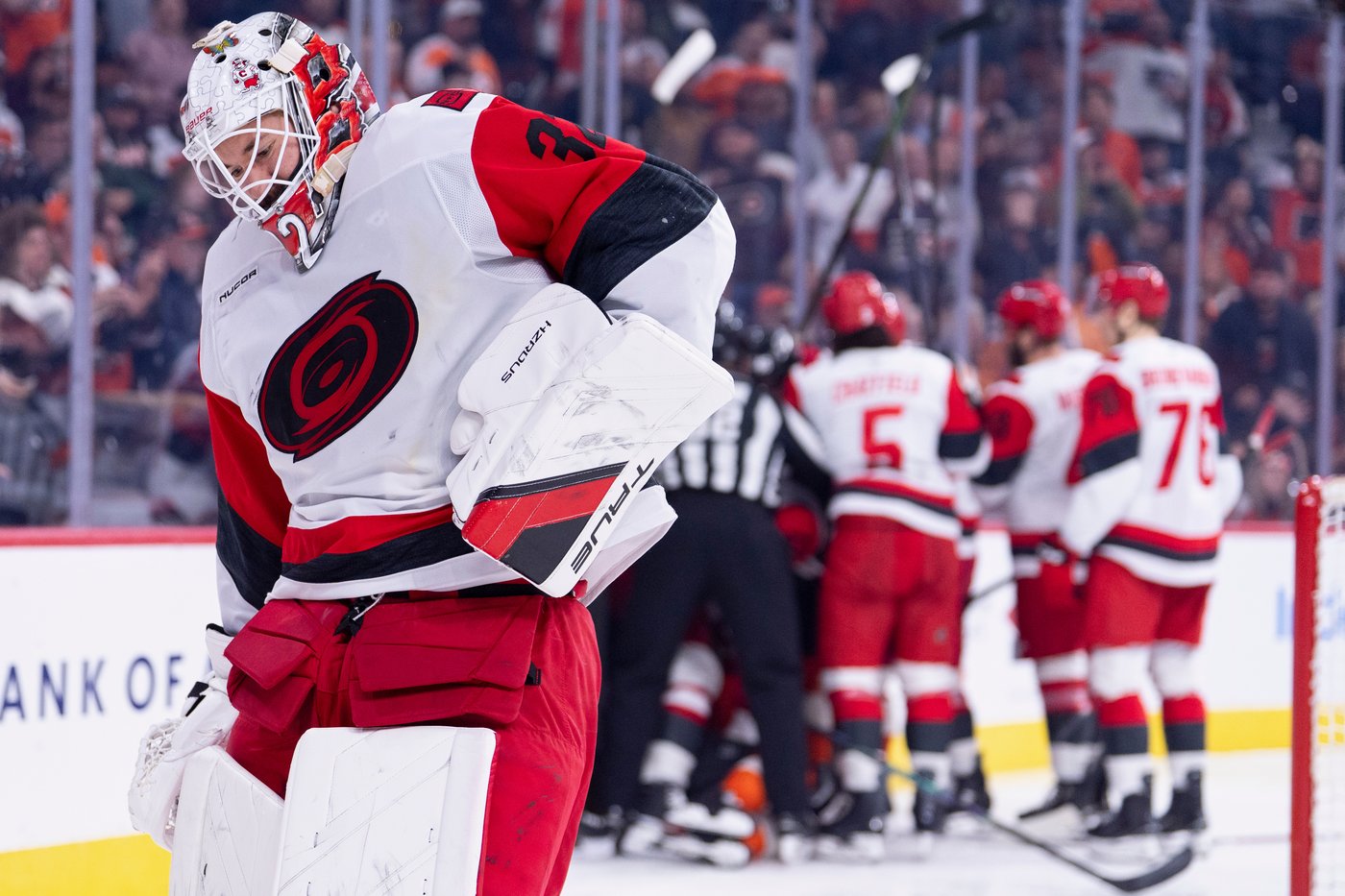 Flyers beat East top seed Hurricanes 3-2 in SO and secure their first playoff berth since 2020 | iNFOnews.ca