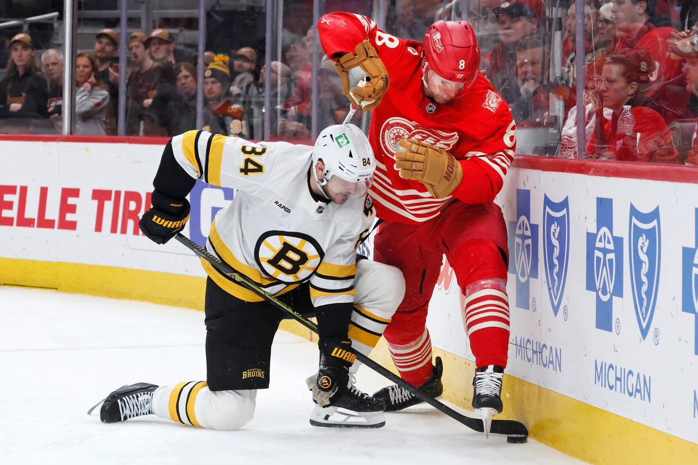 Bruins beat the Red Wings 4-2 in an Eastern Conference wild-card showdown | iNFOnews.ca