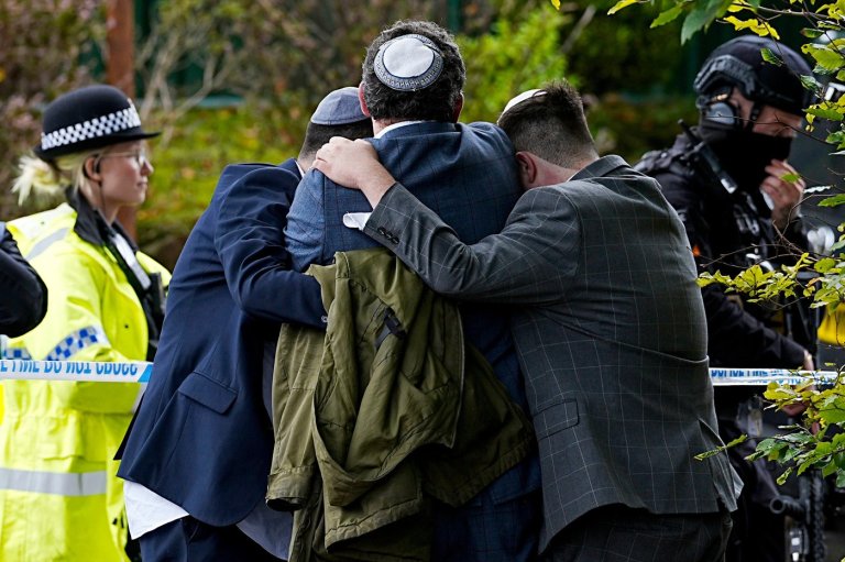 British leader denounces 'vile' synagogue assailant who 'attacked Jews because they are Jews' | iNFOnews.ca