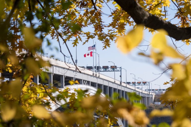 Ontario border officer arrested in drug trafficking, import case | iNFOnews.ca